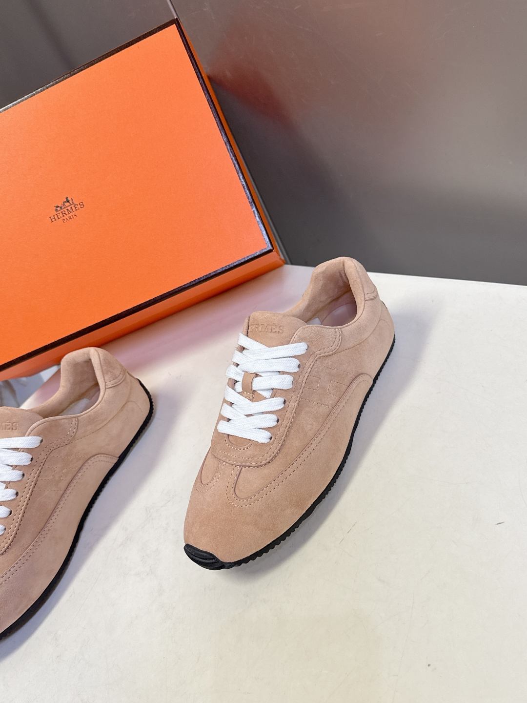 Hermes 爱马仕春夏最新款德训鞋 休闲鞋 超多明星网红种草 专柜非常难配货 采用本质线条的“H斜切”