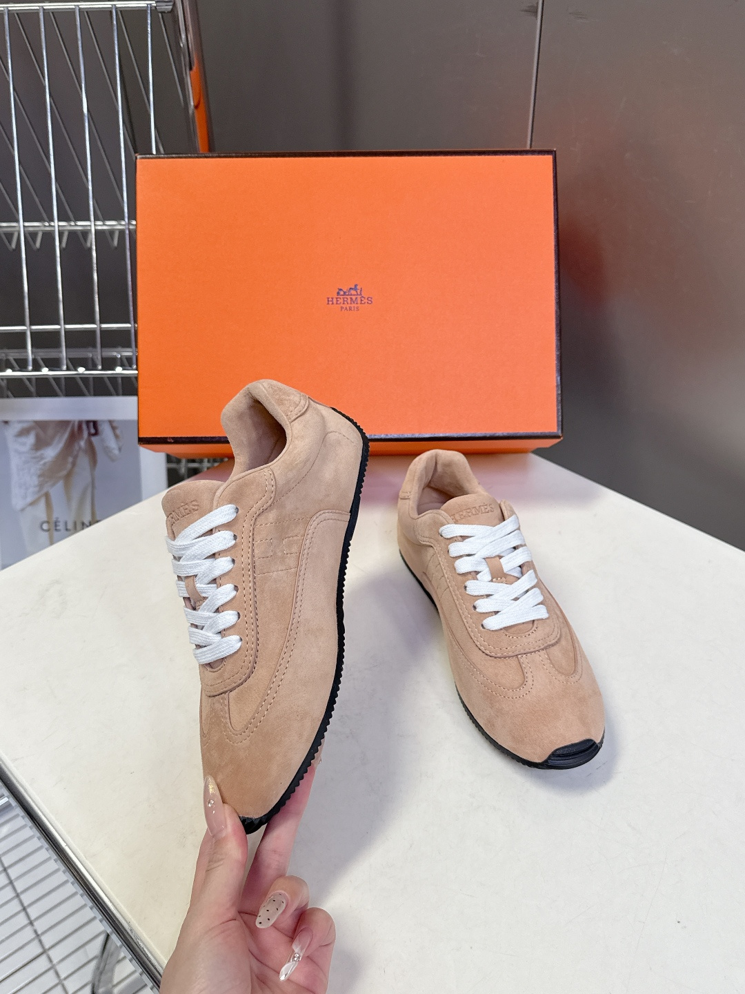 Hermes 爱马仕春夏最新款德训鞋 休闲鞋 超多明星网红种草 专柜非常难配货 采用本质线条的“H斜切”