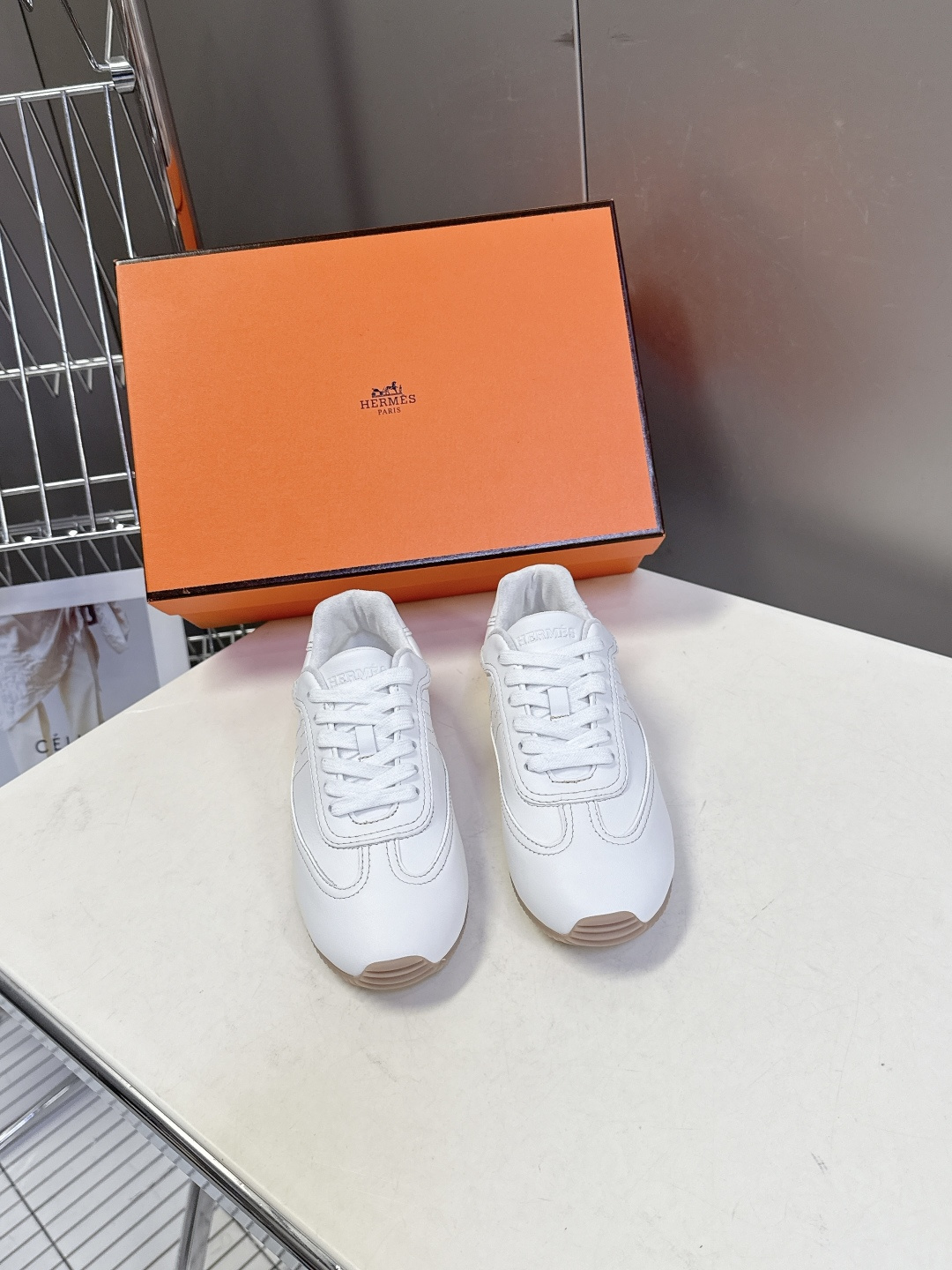 Hermes 爱马仕春夏最新款德训鞋 休闲鞋 超多明星网红种草 专柜非常难配货 采用本质线条的“H斜切”