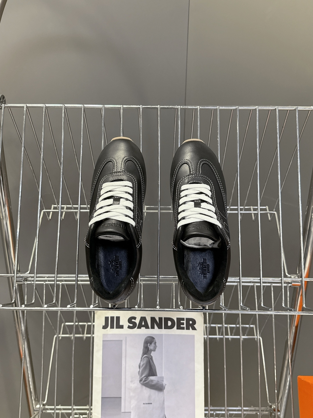 Hermes 爱马仕春夏最新款德训鞋 休闲鞋 超多明星网红种草 专柜非常难配货 采用本质线条的“H斜切”