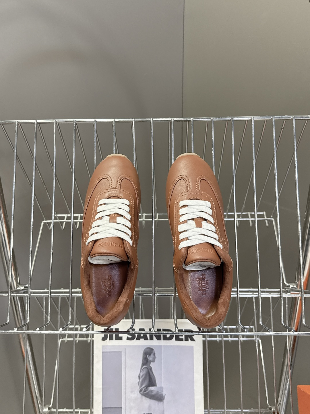 Hermes 爱马仕春夏最新款德训鞋 休闲鞋 超多明星网红种草 专柜非常难配货 采用本质线条的“H斜切”