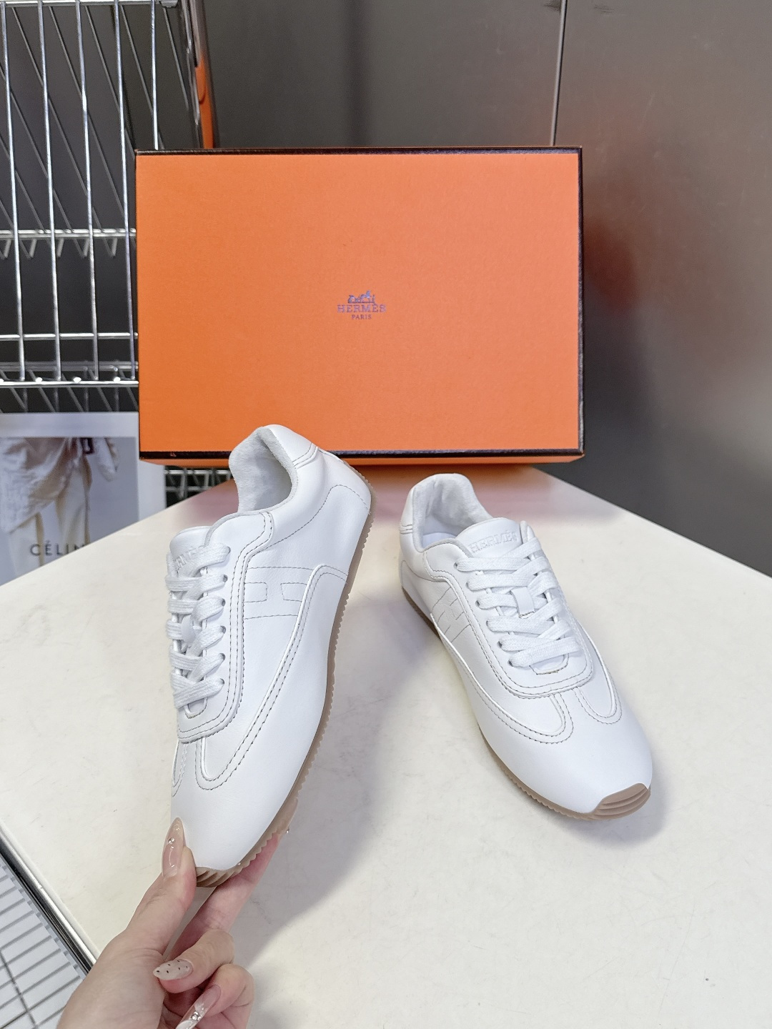 Hermes 爱马仕春夏最新款德训鞋 休闲鞋 超多明星网红种草 专柜非常难配货 采用本质线条的“H斜切”