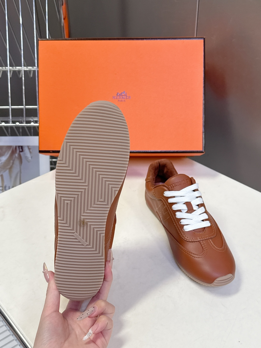 Hermes 爱马仕春夏最新款德训鞋 休闲鞋 超多明星网红种草 专柜非常难配货 采用本质线条的“H斜切”