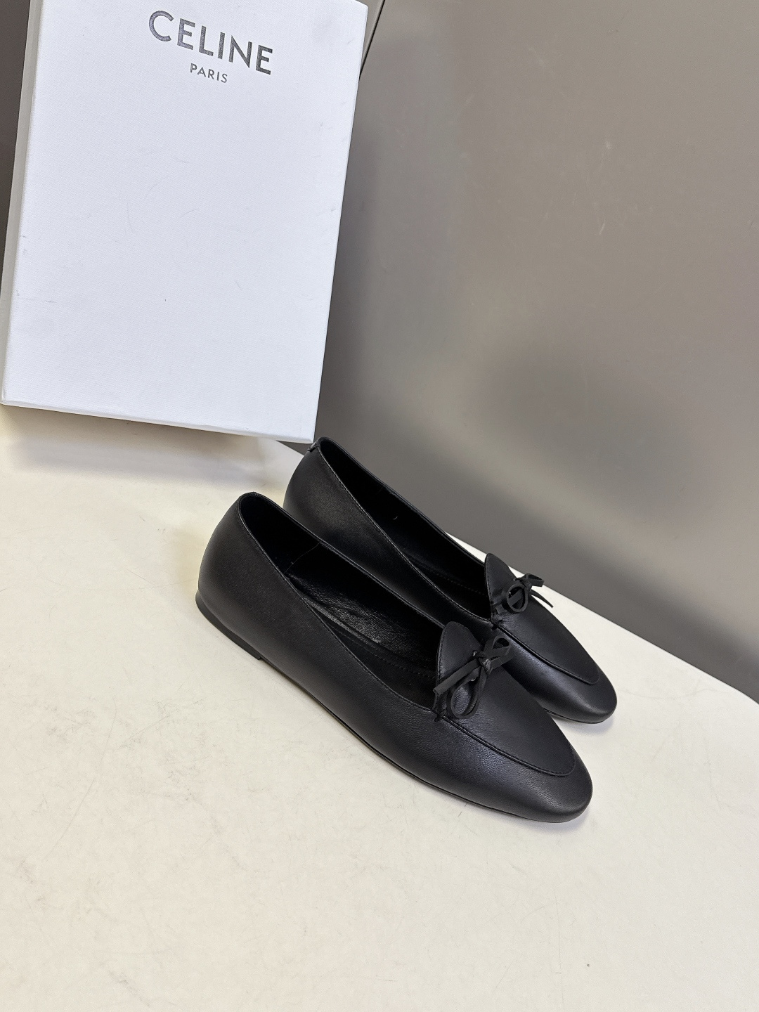 CELINE思琳2026春夏最新款乐福鞋超多明星网红种草 今年超火的乐福鞋 简简单单的老钱风穿搭 妥妥大