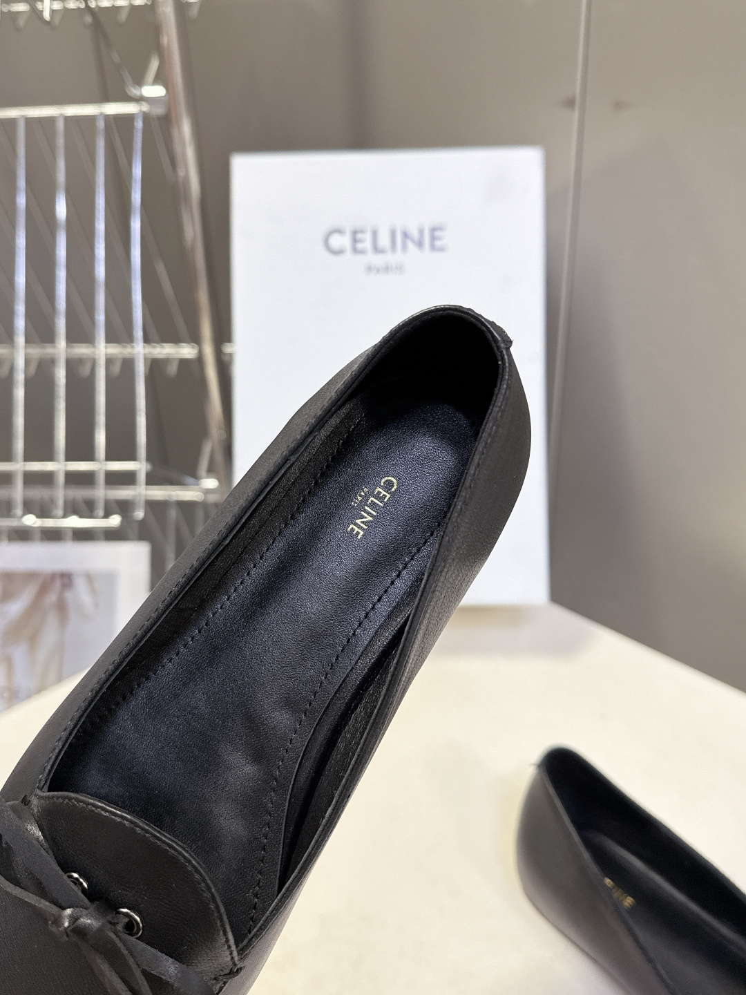 CELINE思琳2026春夏最新款乐福鞋超多明星网红种草 今年超火的乐福鞋 简简单单的老钱风穿搭 妥妥大