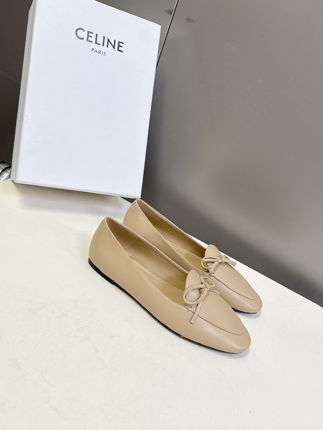 CELINE思琳2026春夏最新款乐福鞋超多明星网红种草 今年超火的乐福鞋 简简单单的老钱风穿搭 妥妥大