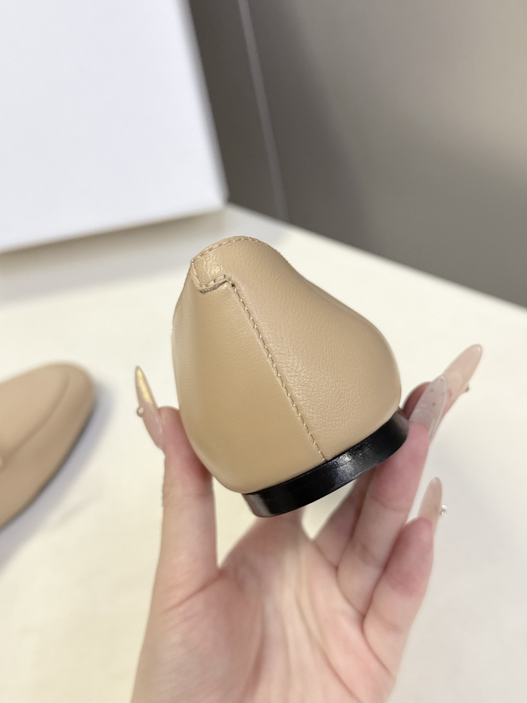 CELINE思琳2026春夏最新款乐福鞋超多明星网红种草 今年超火的乐福鞋 简简单单的老钱风穿搭 妥妥大