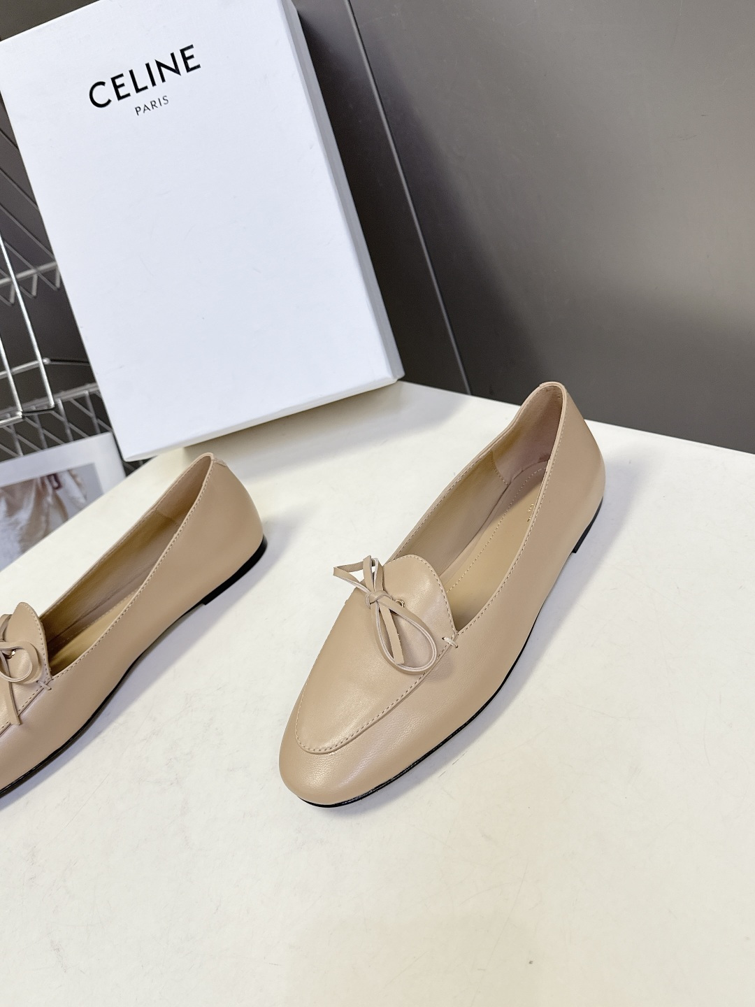 CELINE思琳2026春夏最新款乐福鞋超多明星网红种草 今年超火的乐福鞋 简简单单的老钱风穿搭 妥妥大