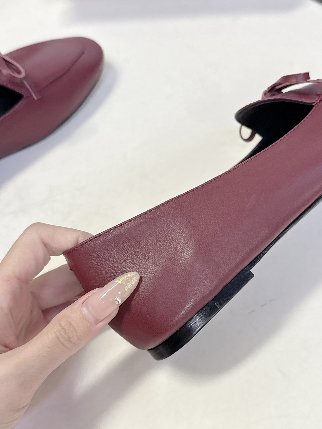 CELINE思琳2026春夏最新款乐福鞋超多明星网红种草 今年超火的乐福鞋 简简单单的老钱风穿搭 妥妥大