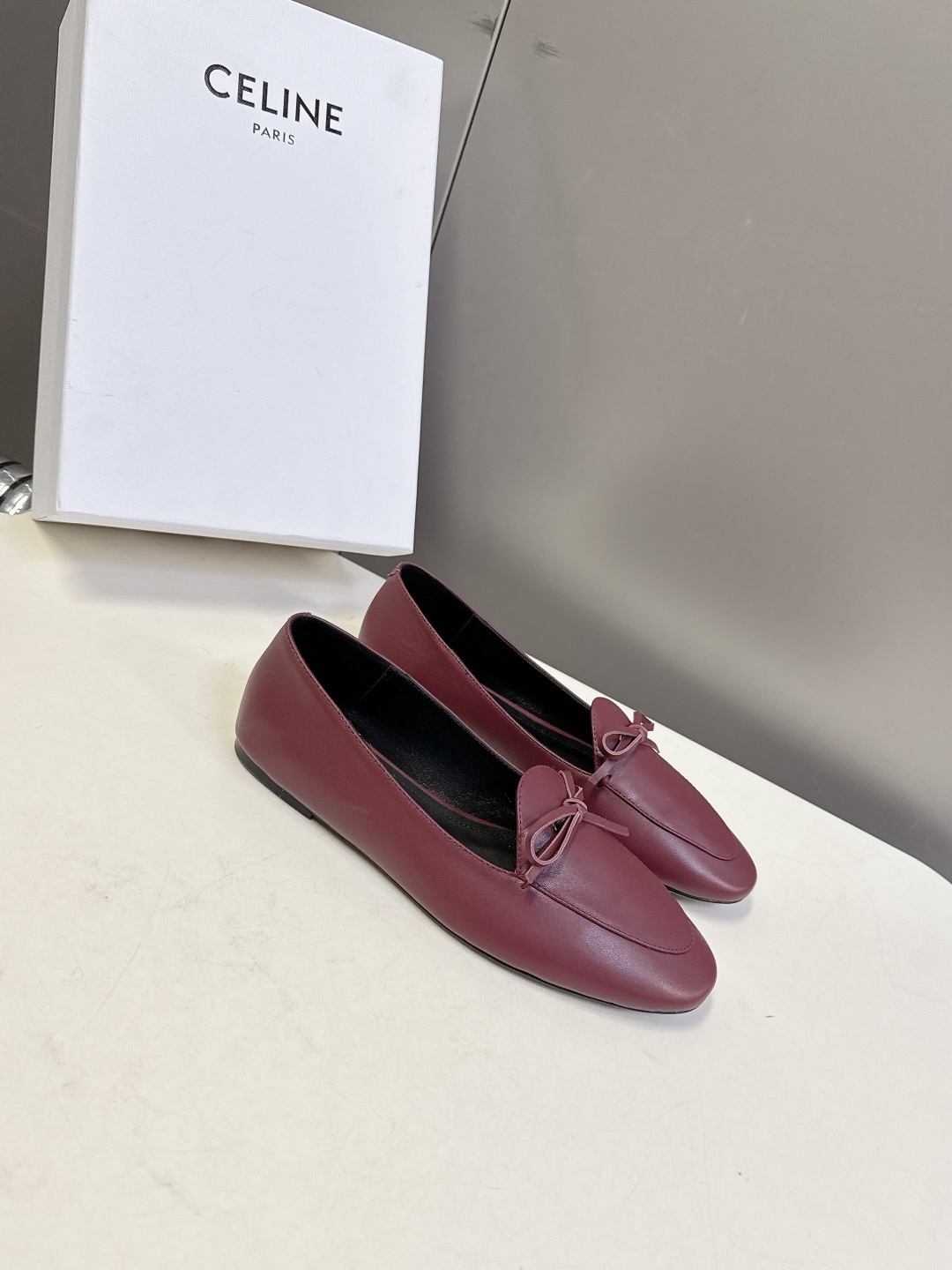 CELINE思琳2026春夏最新款乐福鞋超多明星网红种草 今年超火的乐福鞋 简简单单的老钱风穿搭 妥妥大