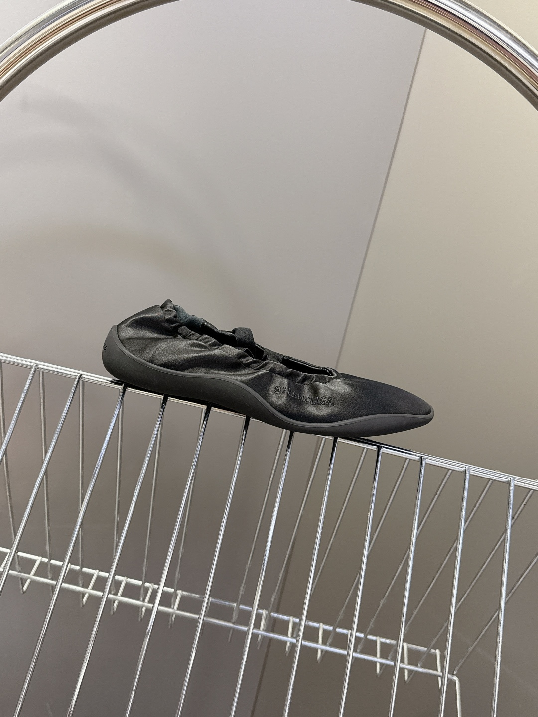 BALENCIAGA巴黎世家芭蕾舞鞋 跳舞鞋 好多明星网红种草 超经典的鞋型设计 永不过时的穿搭 这款芭