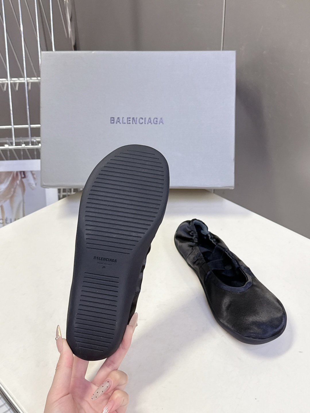 BALENCIAGA巴黎世家芭蕾舞鞋 跳舞鞋 好多明星网红种草 超经典的鞋型设计 永不过时的穿搭 这款芭