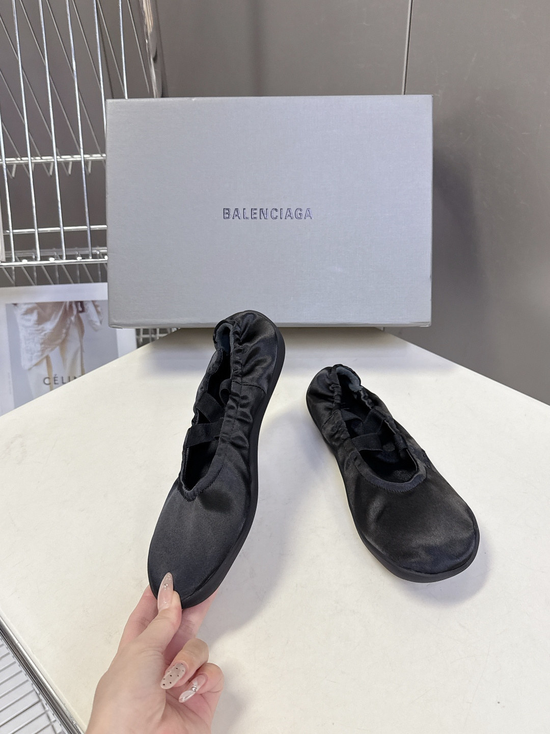 BALENCIAGA巴黎世家芭蕾舞鞋 跳舞鞋 好多明星网红种草 超经典的鞋型设计 永不过时的穿搭 这款芭