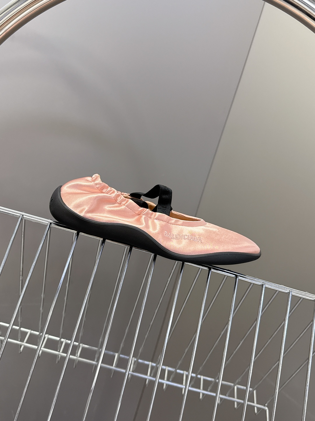 BALENCIAGA巴黎世家芭蕾舞鞋 跳舞鞋 好多明星网红种草 超经典的鞋型设计 永不过时的穿搭 这款芭