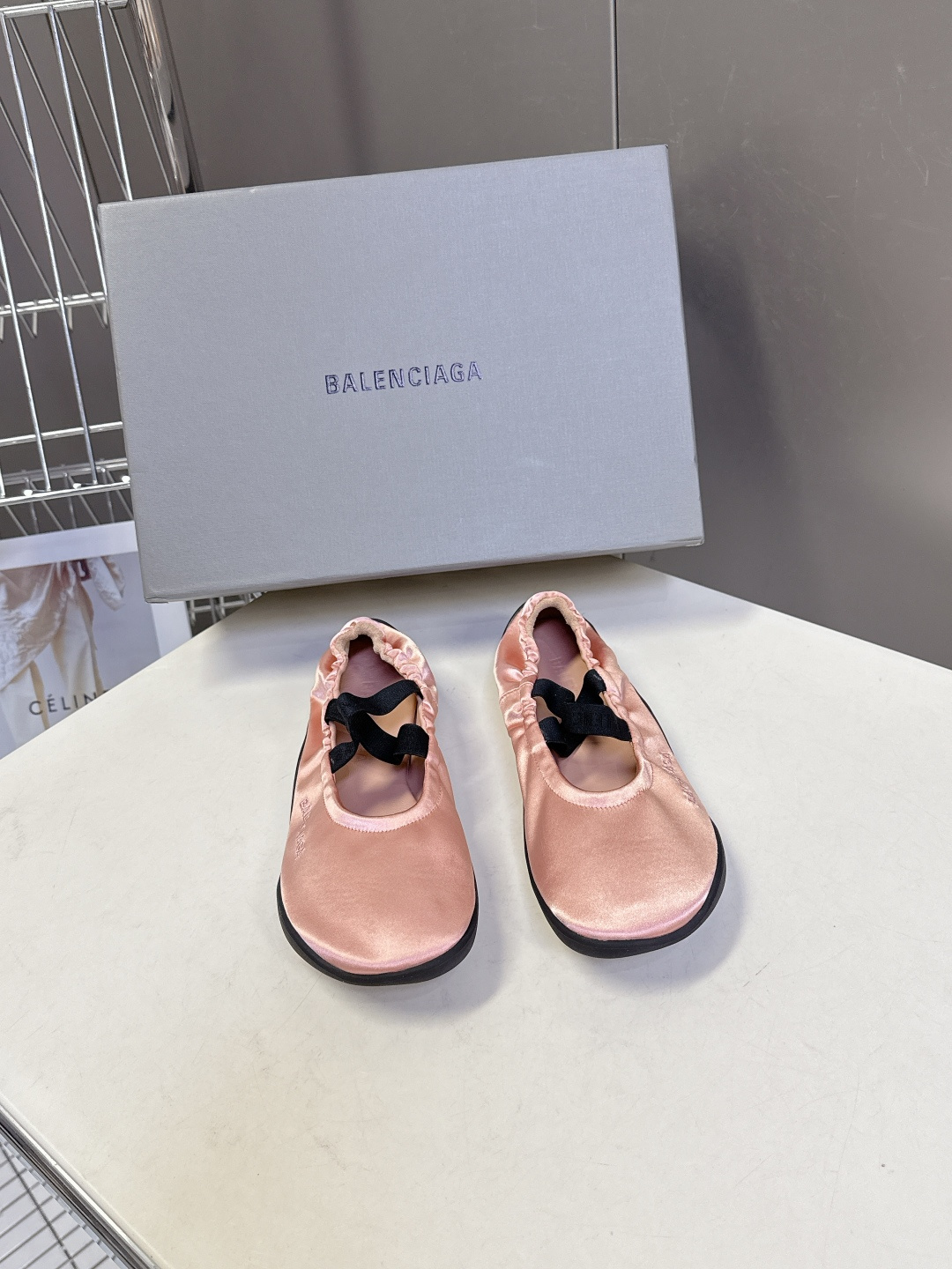 BALENCIAGA巴黎世家芭蕾舞鞋 跳舞鞋 好多明星网红种草 超经典的鞋型设计 永不过时的穿搭 这款芭