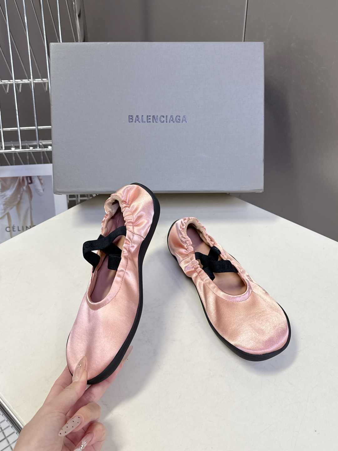 BALENCIAGA巴黎世家芭蕾舞鞋 跳舞鞋 好多明星网红种草 超经典的鞋型设计 永不过时的穿搭 这款芭