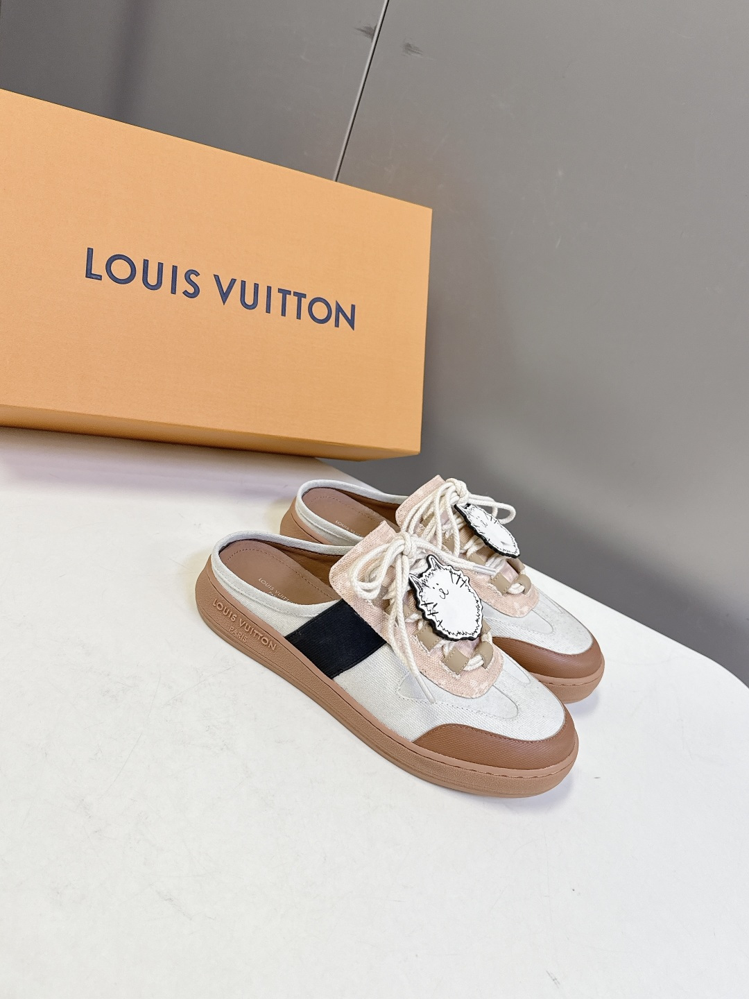 Louis Vuitton 路易威登最新款 半拖休闲鞋 超多明星时尚博主种草 原版购入开发 细节完全对版