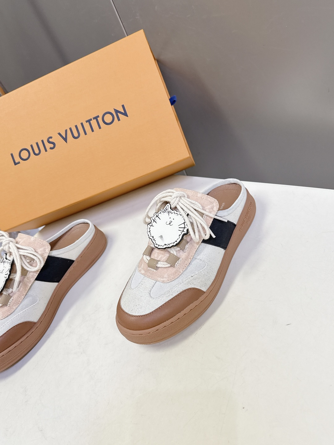 Louis Vuitton 路易威登最新款 半拖休闲鞋 超多明星时尚博主种草 原版购入开发 细节完全对版