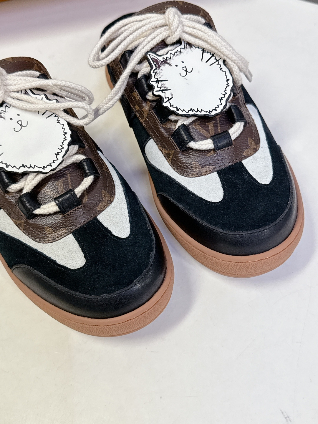 Louis Vuitton 路易威登最新款 半拖休闲鞋 超多明星时尚博主种草 原版购入开发 细节完全对版