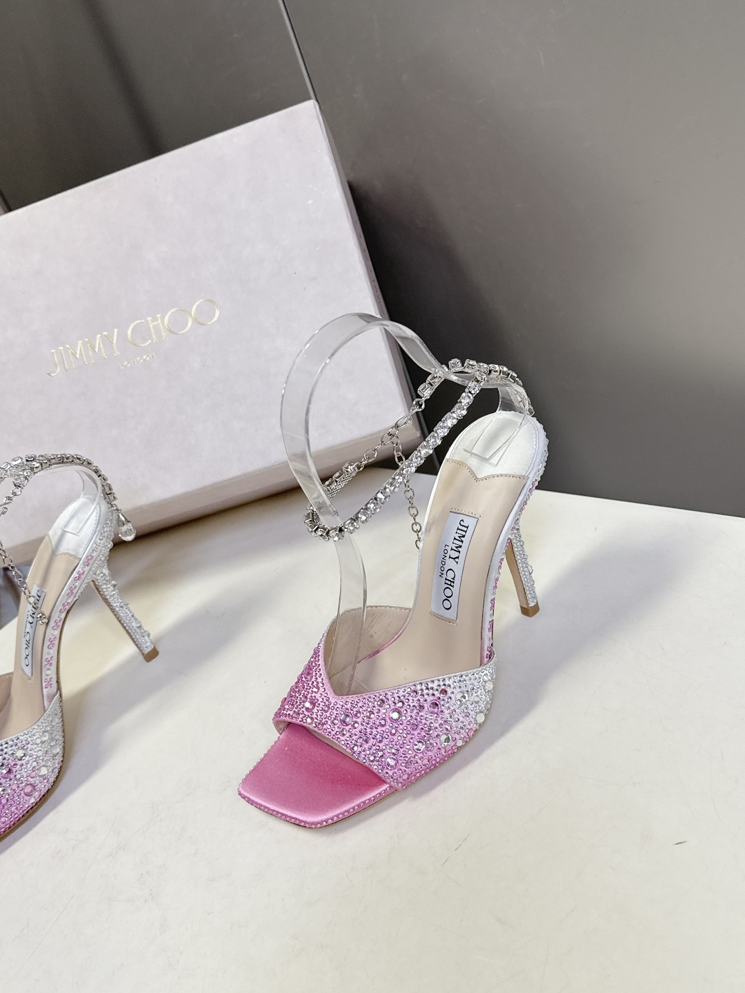 水钻星空🎀JlMMY CHOO🎀摩登鞋履，街拍神器SAE水晶链高跟凉鞋 尖拖系列 幻彩拼色烫钻款 夺目彩