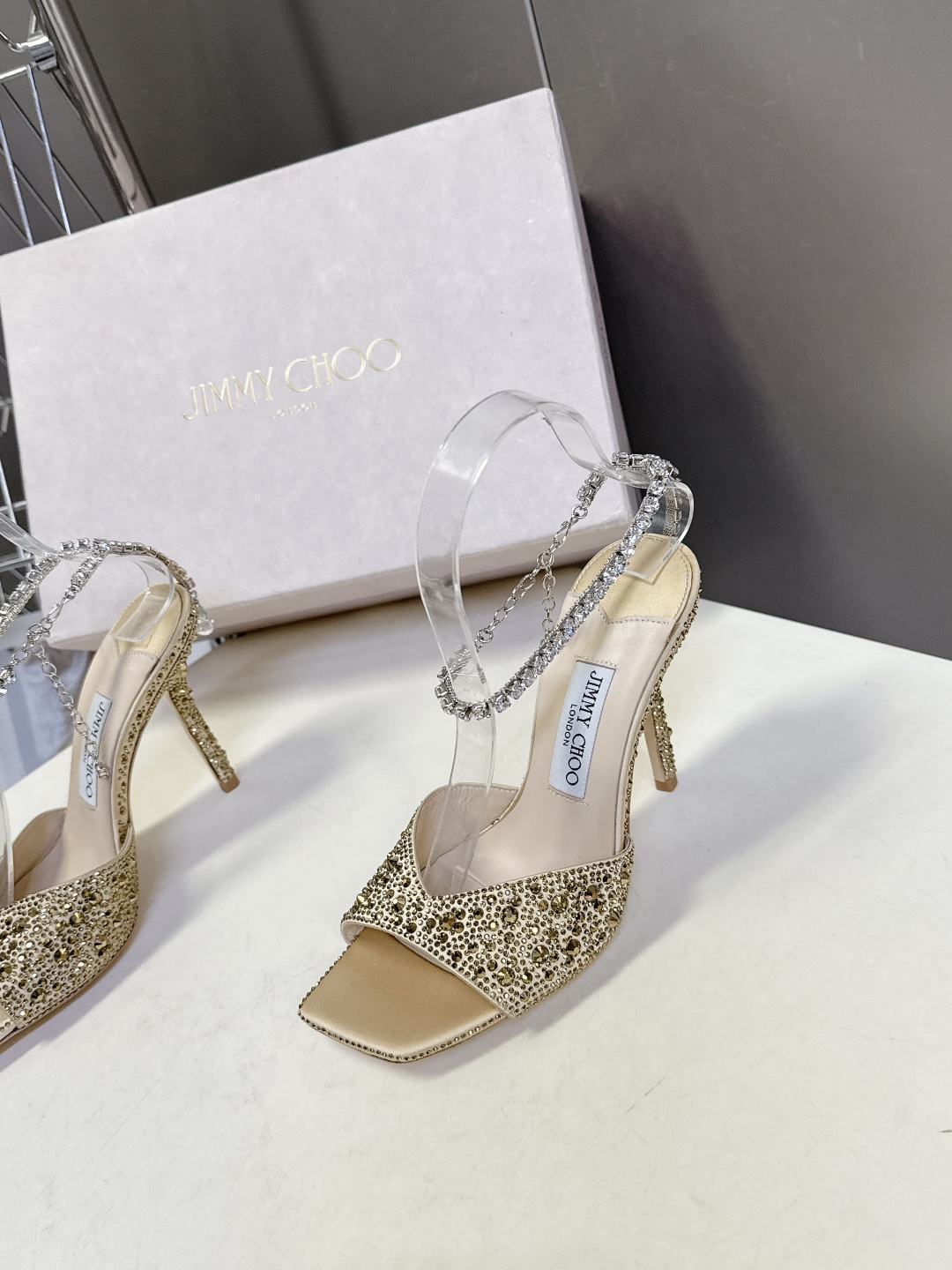 水钻星空🎀JlMMY CHOO🎀摩登鞋履，街拍神器SAE水晶链高跟凉鞋 尖拖系列 幻彩拼色烫钻款 夺目彩