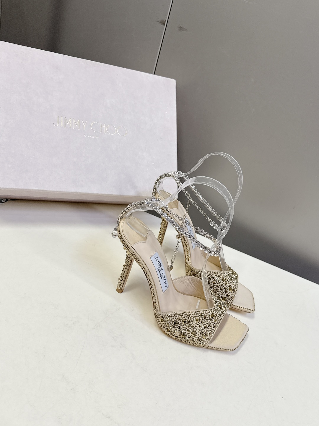 水钻星空🎀JlMMY CHOO🎀摩登鞋履，街拍神器SAE水晶链高跟凉鞋 尖拖系列 幻彩拼色烫钻款 夺目彩