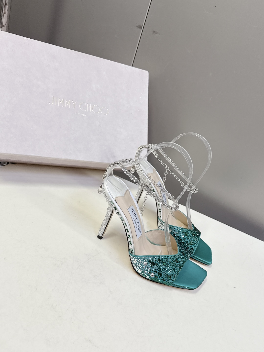 水钻星空🎀JlMMY CHOO🎀摩登鞋履，街拍神器SAE水晶链高跟凉鞋 尖拖系列 幻彩拼色烫钻款 夺目彩