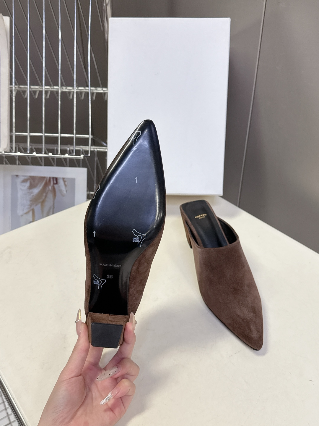 carven2026春夏最新老钱风时装鞋 超多明星时尚博主种草 carven的设计风格通常以经典简约为主