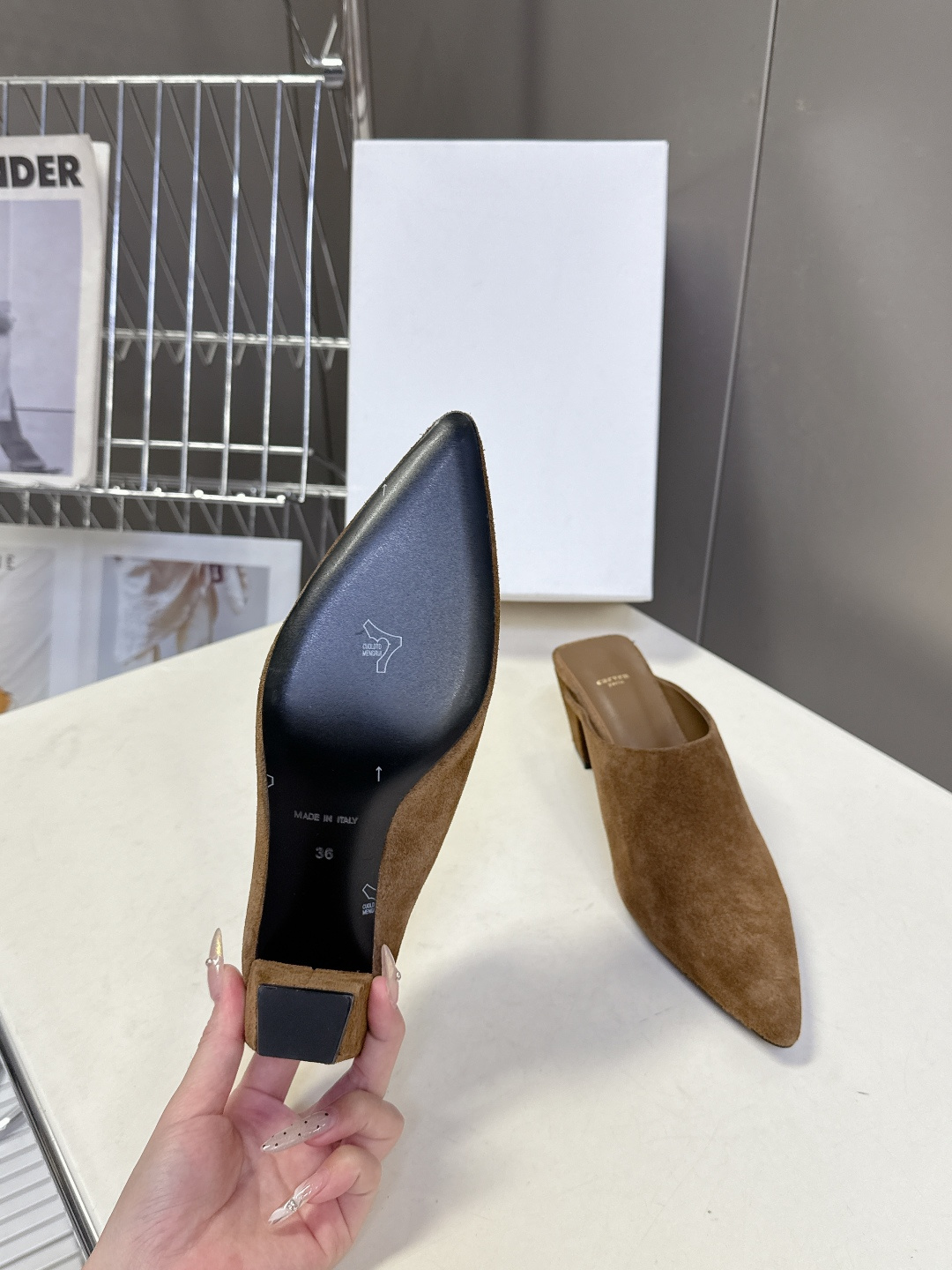 carven2026春夏最新老钱风时装鞋 超多明星时尚博主种草 carven的设计风格通常以经典简约为主