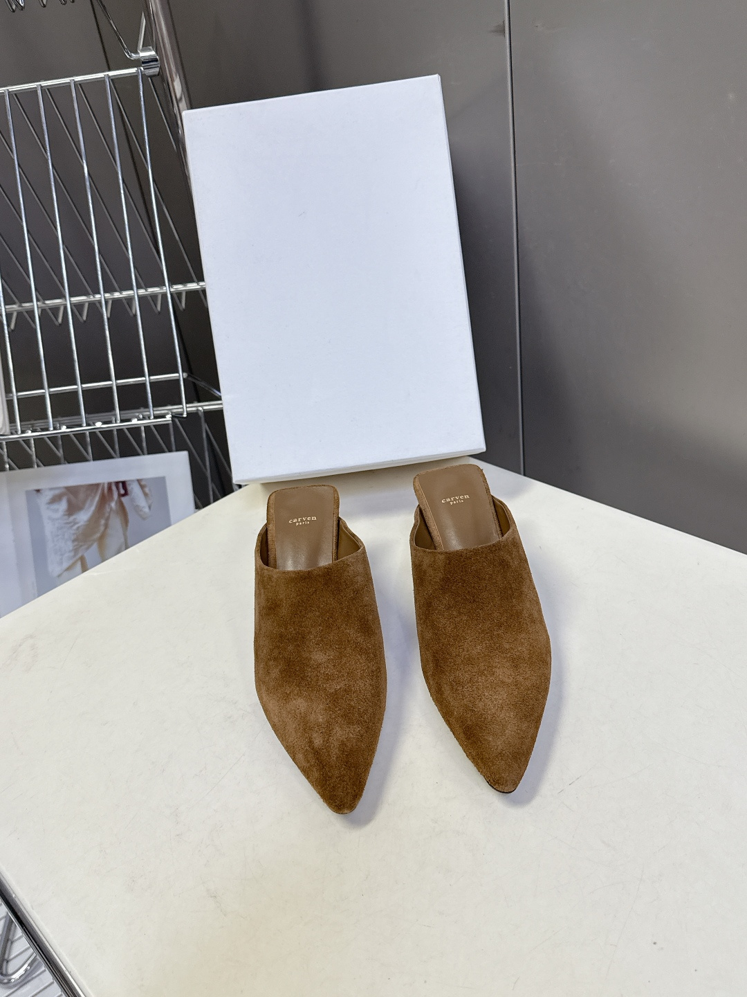 carven2026春夏最新老钱风时装鞋 超多明星时尚博主种草 carven的设计风格通常以经典简约为主