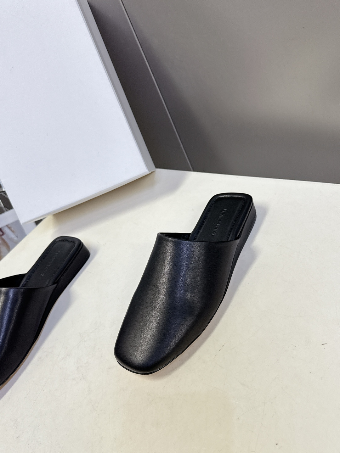 Phoebe Philo2026春夏最新款半拖鞋超多明星网红种草今年超火的品牌 Phoebe Philo