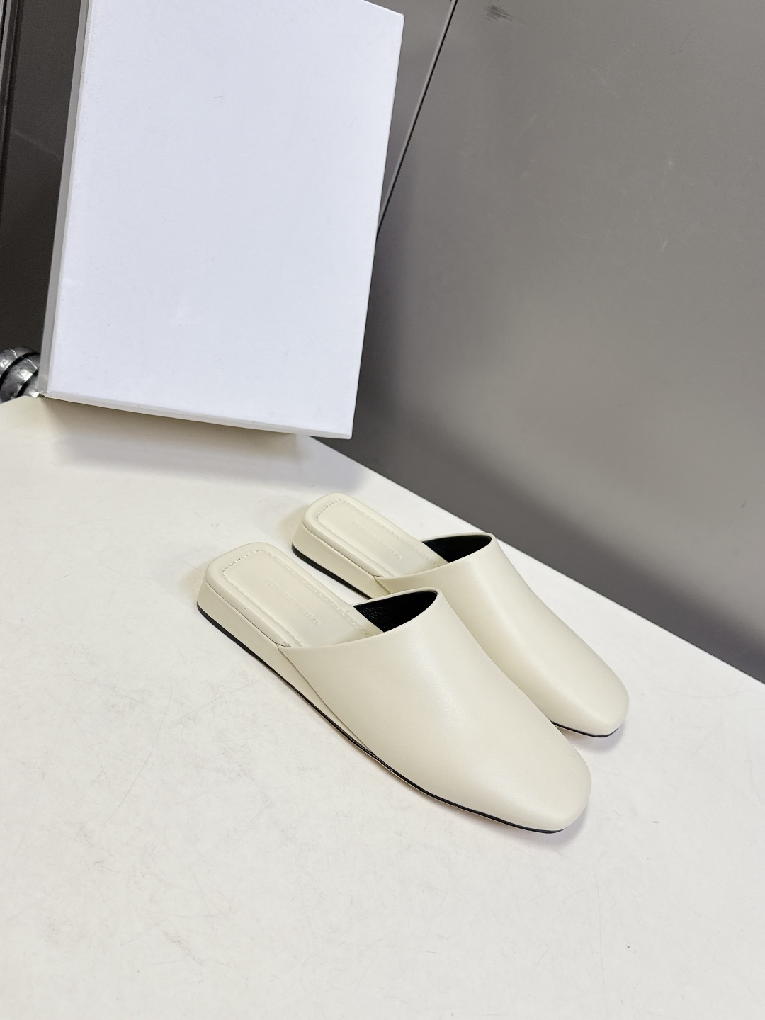 Phoebe Philo2026春夏最新款半拖鞋超多明星网红种草今年超火的品牌 Phoebe Philo