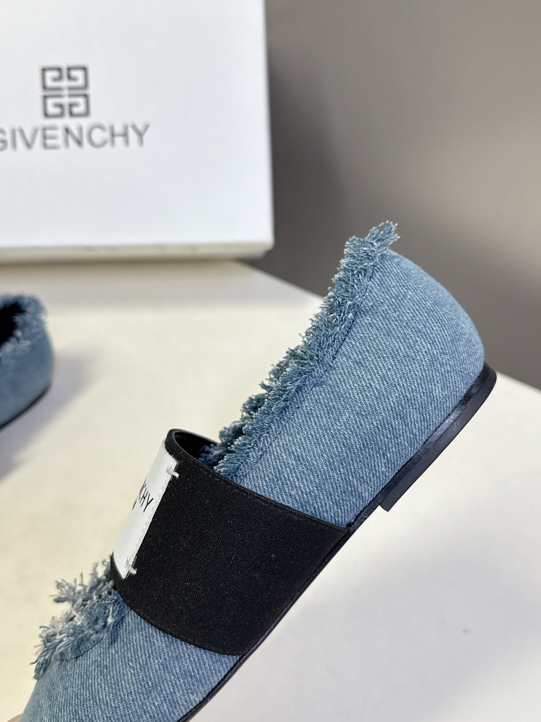 Givenchy纪梵希章若楠同款Sliced Square方头芭蕾舞平底鞋超多明星时尚博主种草 裁切方头