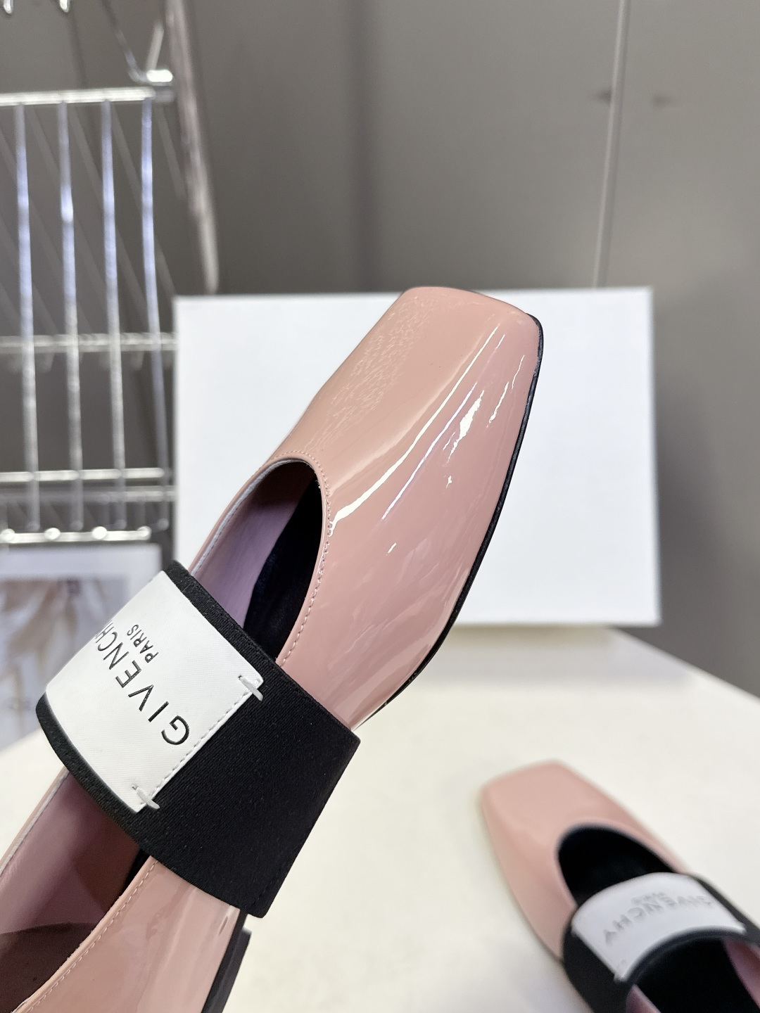 Givenchy纪梵希章若楠同款Sliced Square方头芭蕾舞平底鞋超多明星时尚博主种草 裁切方头