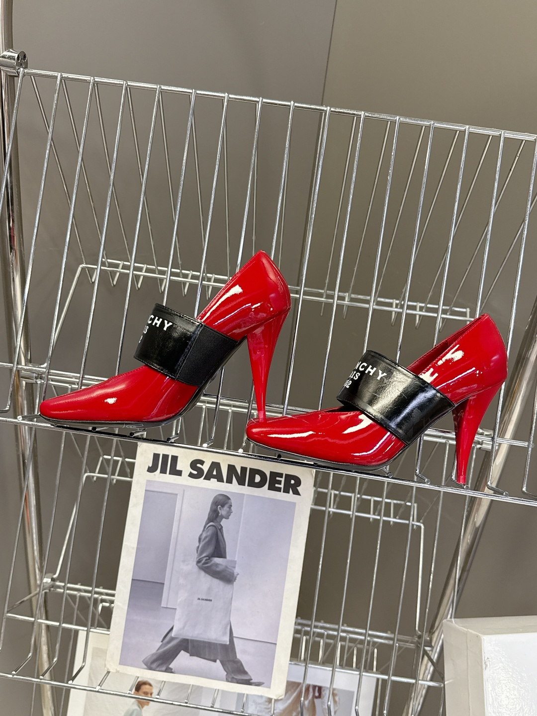 Givenchy纪梵希章若楠同款Sliced Square高跟鞋超多明星时尚博主种草 轻松优雅气质。兼顾