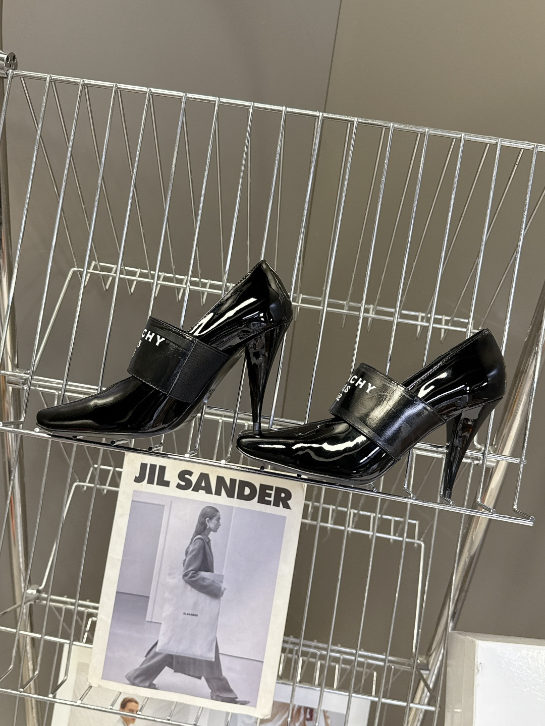 Givenchy纪梵希章若楠同款Sliced Square高跟鞋超多明星时尚博主种草 轻松优雅气质。兼顾