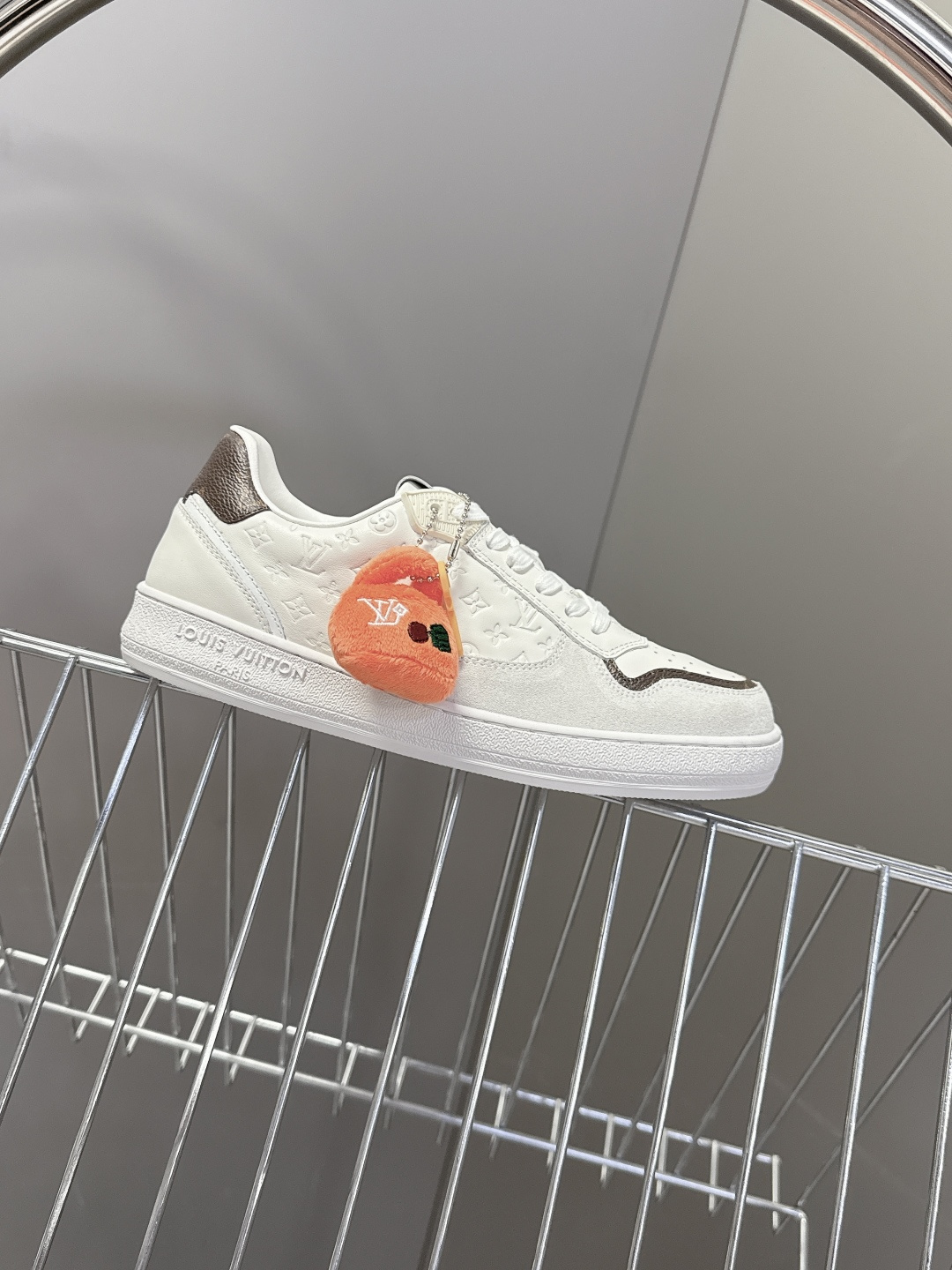 路易威登LV春夏新款运动德训鞋 专柜一鞋难求 每个店铺配额有限 超多网红时装博主种草 原版购入开发 完美