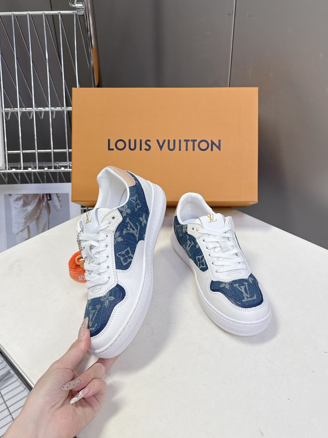 路易威登LV春夏新款运动德训鞋 专柜一鞋难求 每个店铺配额有限 超多网红时装博主种草 原版购入开发 完美