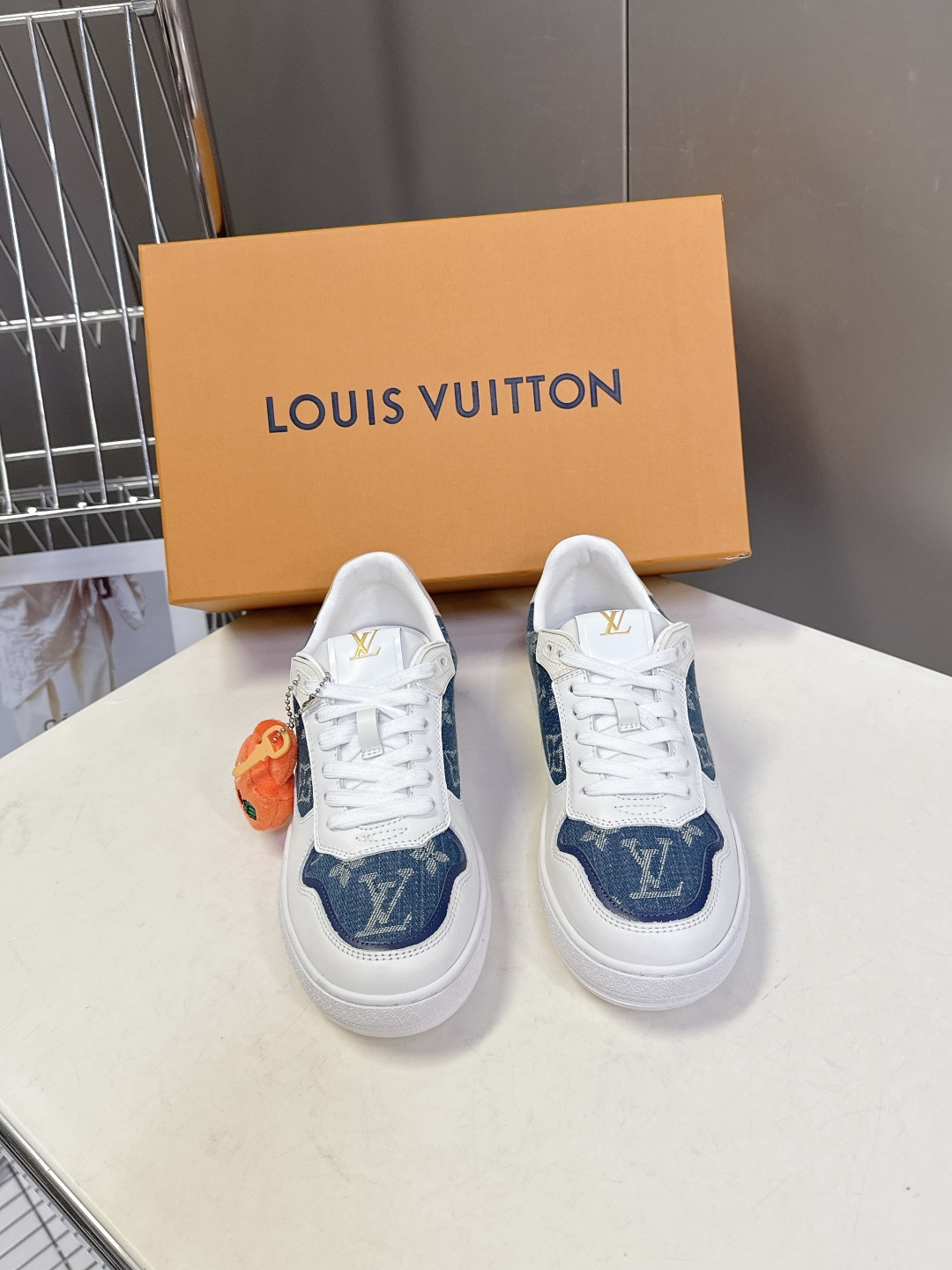 路易威登LV春夏新款运动德训鞋 专柜一鞋难求 每个店铺配额有限 超多网红时装博主种草 原版购入开发 完美