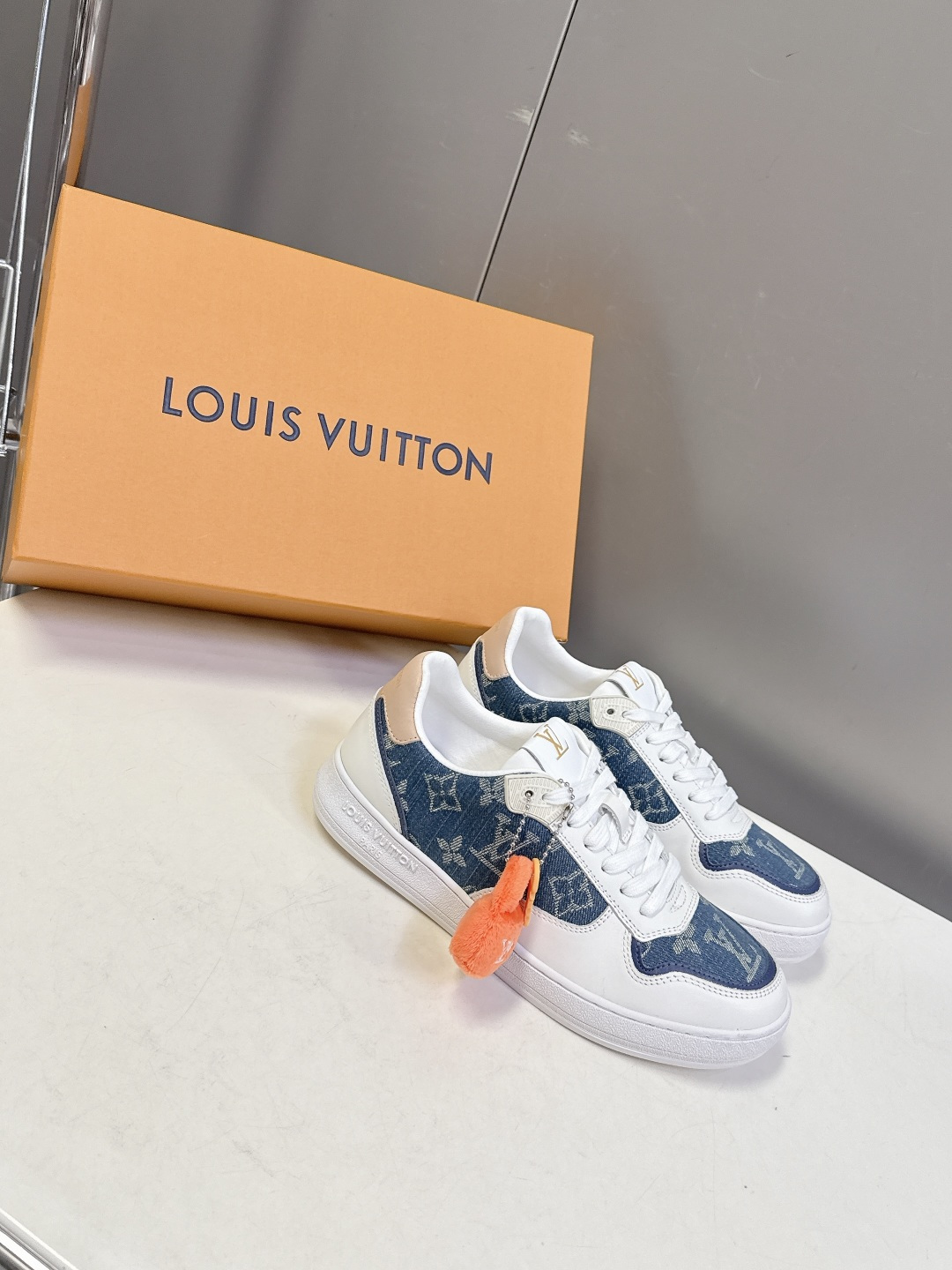 路易威登LV春夏新款运动德训鞋 专柜一鞋难求 每个店铺配额有限 超多网红时装博主种草 原版购入开发 完美