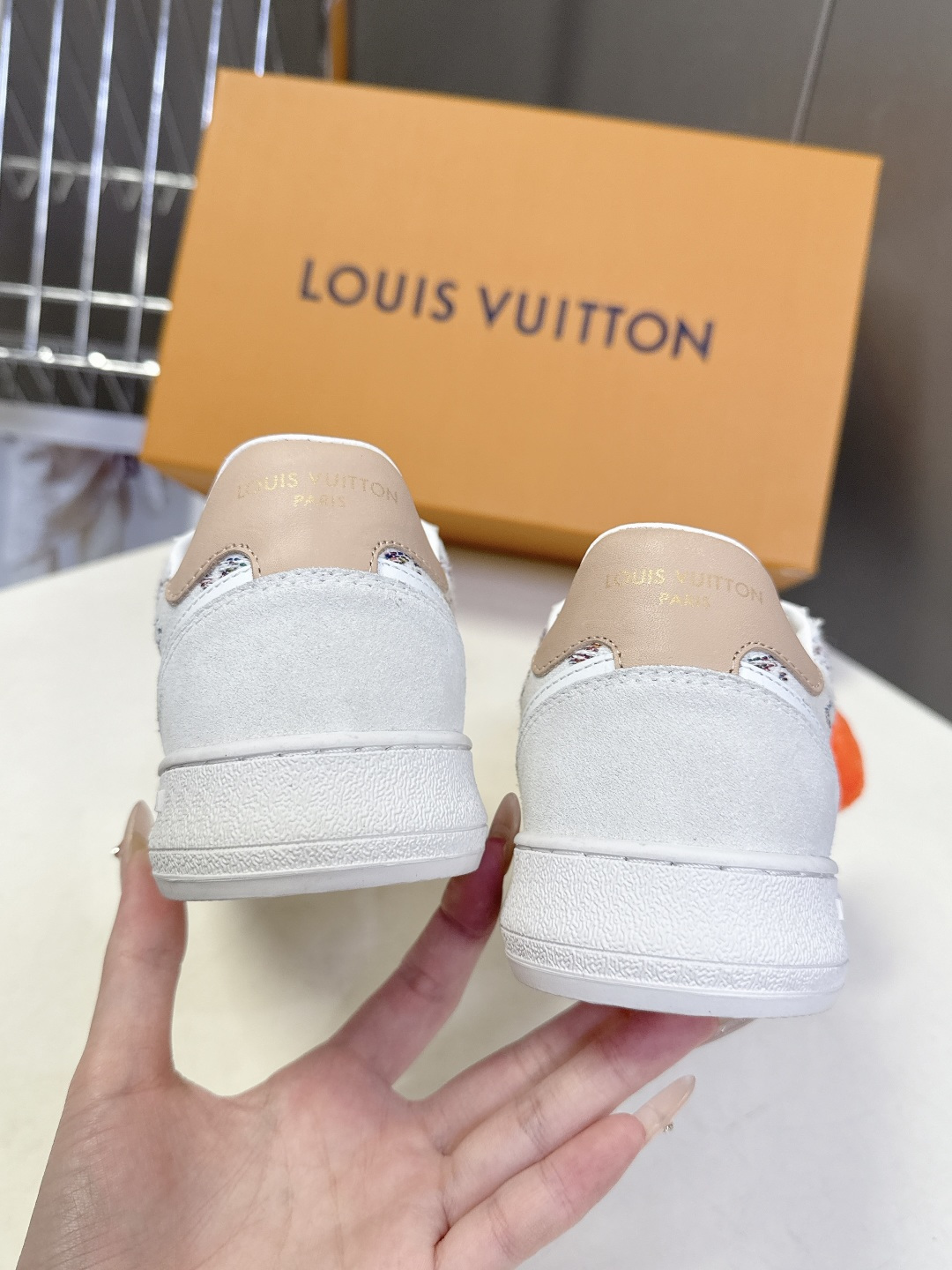 路易威登LV春夏新款运动德训鞋 专柜一鞋难求 每个店铺配额有限 超多网红时装博主种草 原版购入开发 完美