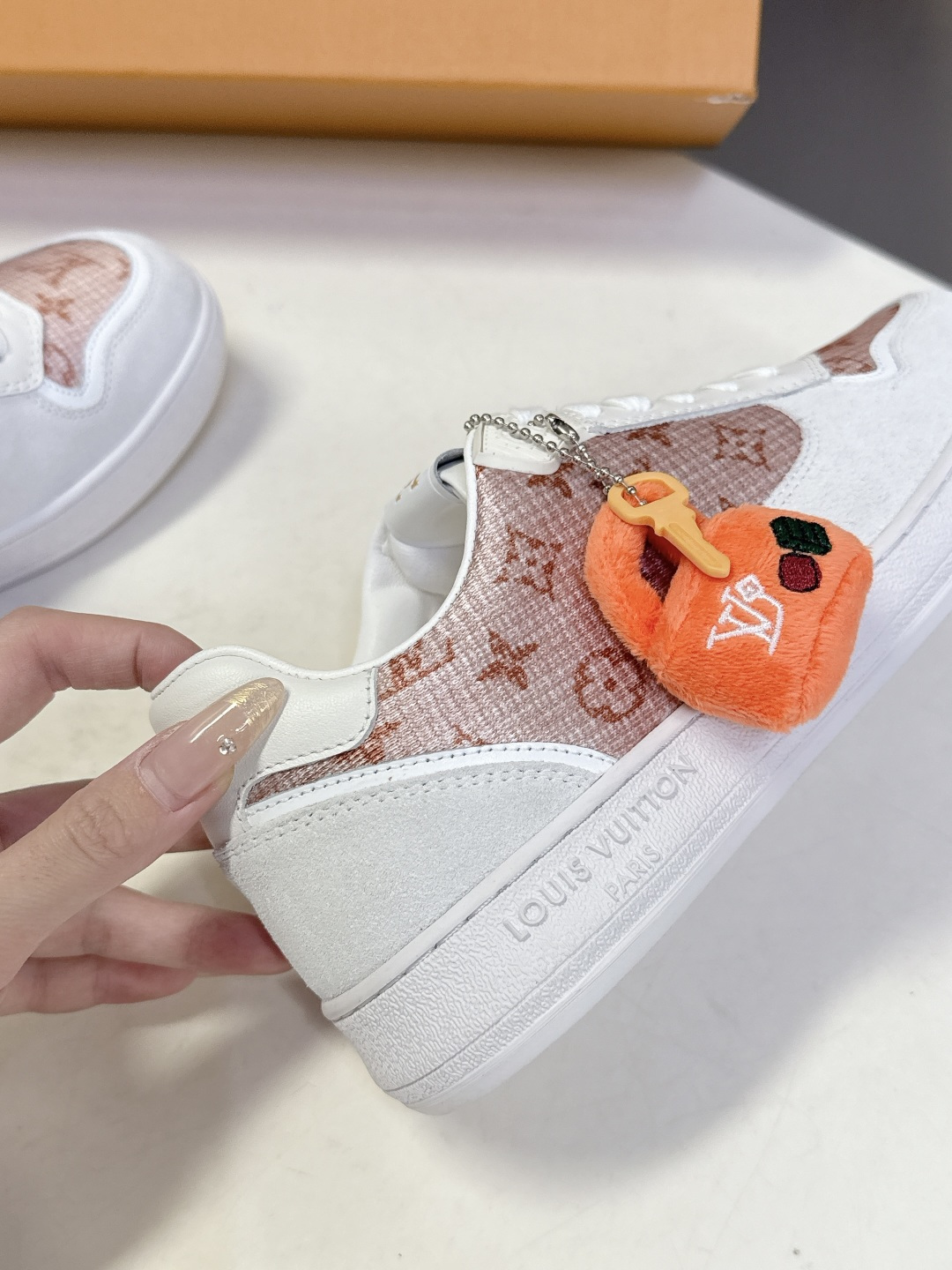 路易威登LV春夏新款运动德训鞋 专柜一鞋难求 每个店铺配额有限 超多网红时装博主种草 原版购入开发 完美