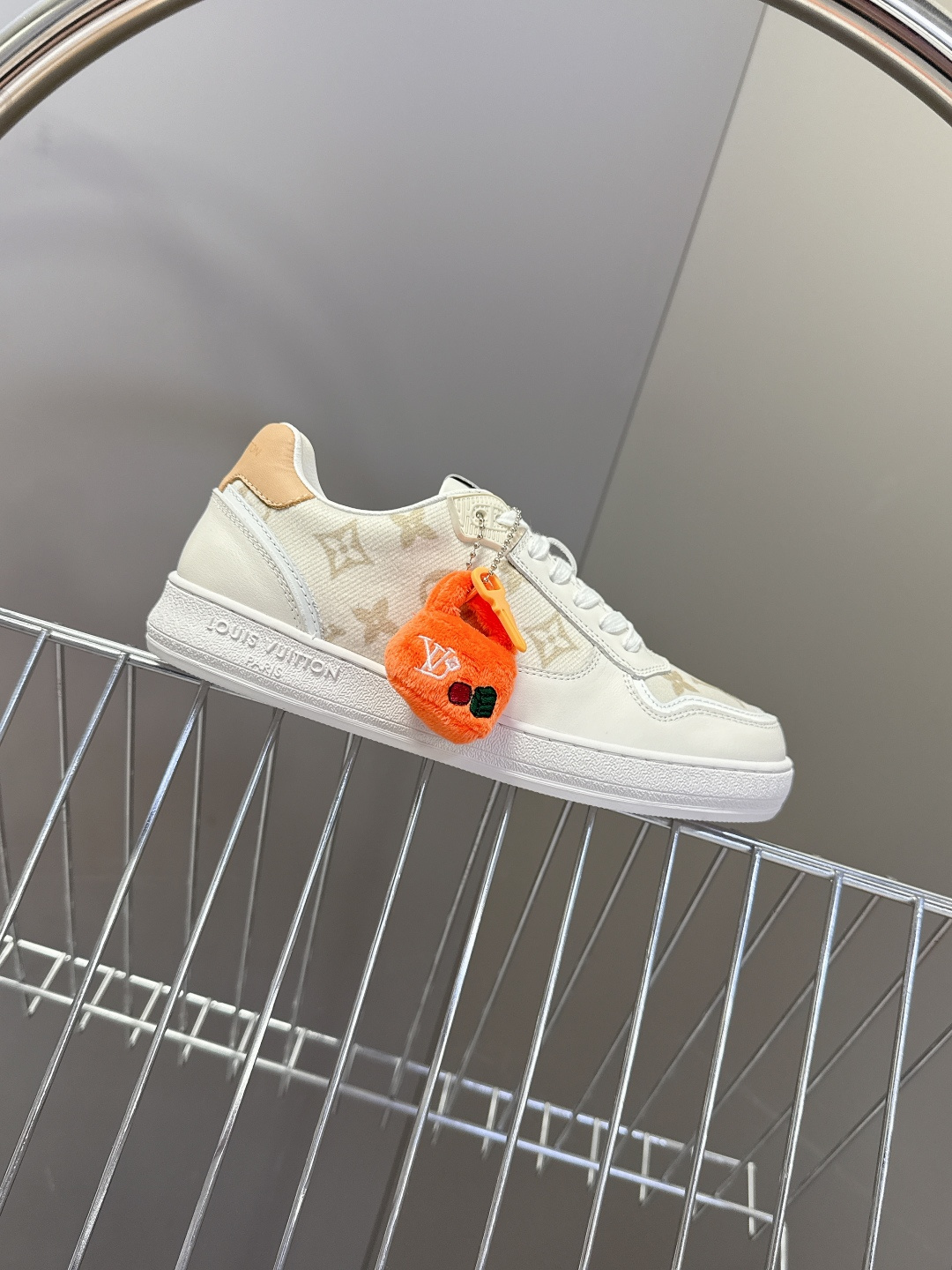 路易威登LV春夏新款运动德训鞋 专柜一鞋难求 每个店铺配额有限 超多网红时装博主种草 原版购入开发 完美