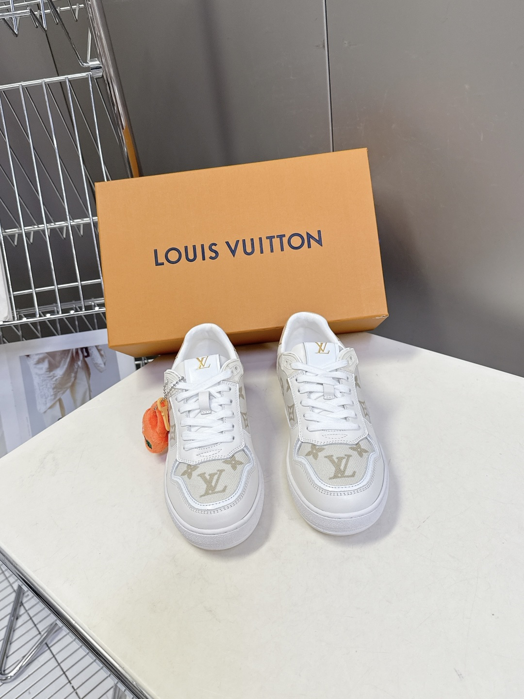 路易威登LV春夏新款运动德训鞋 专柜一鞋难求 每个店铺配额有限 超多网红时装博主种草 原版购入开发 完美