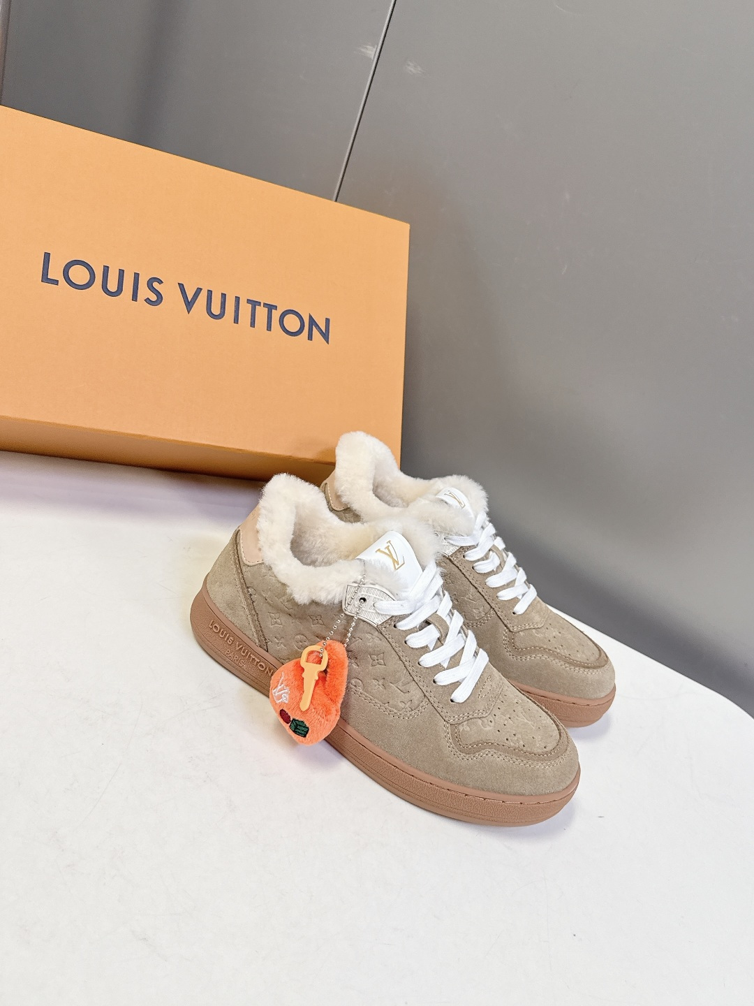 路易威登LV秋冬最新款运动毛里德训鞋 专柜一鞋难求 每个店铺配额有限 超多网红时装博主种草 原版购入开发
