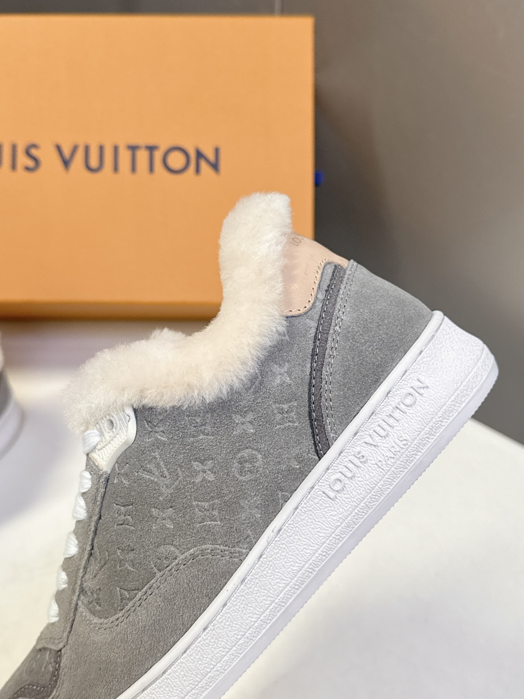 路易威登LV秋冬最新款运动毛里德训鞋 专柜一鞋难求 每个店铺配额有限 超多网红时装博主种草 原版购入开发