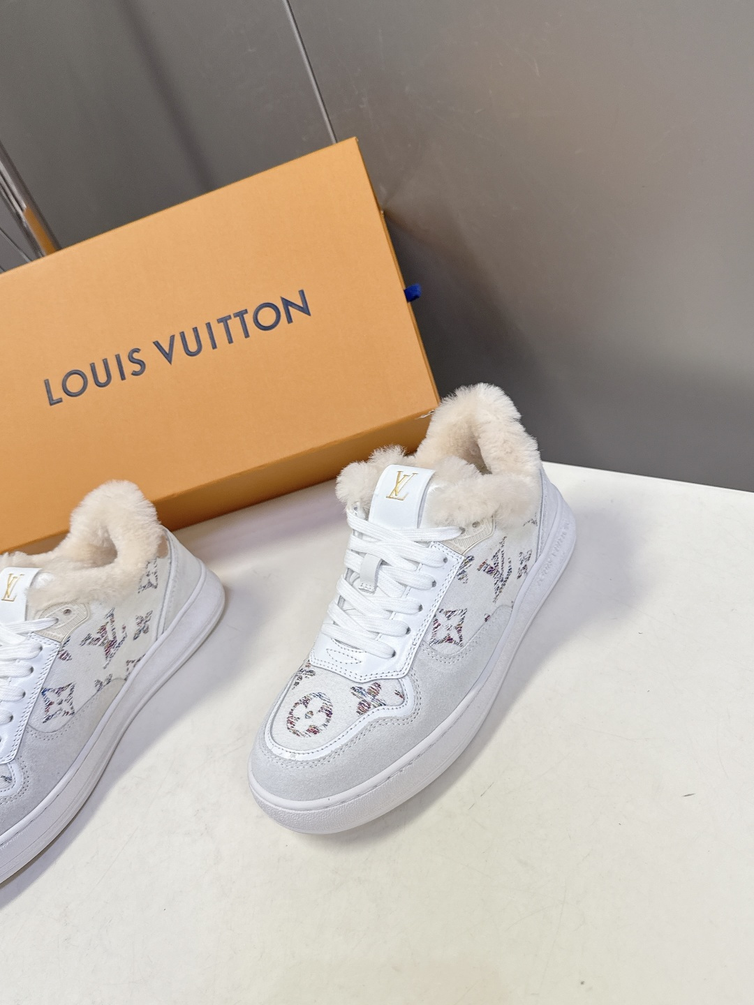 路易威登LV秋冬最新款运动毛里德训鞋 专柜一鞋难求 每个店铺配额有限 超多网红时装博主种草 原版购入开发