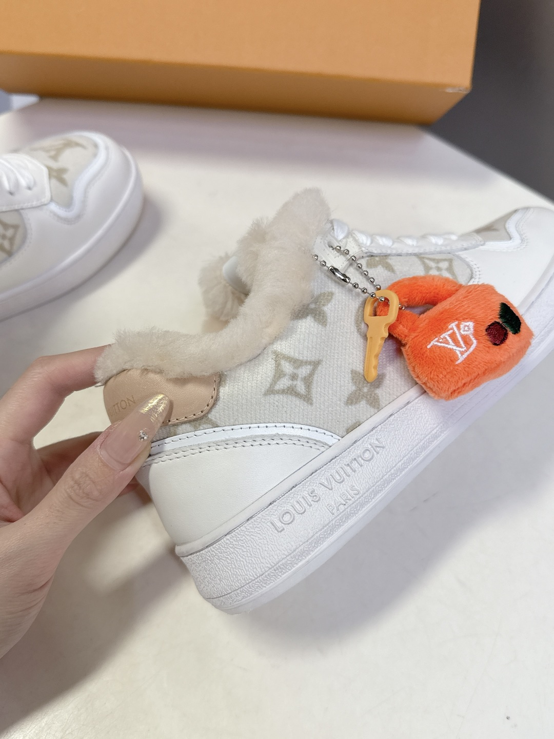 路易威登LV秋冬最新款运动毛里德训鞋 专柜一鞋难求 每个店铺配额有限 超多网红时装博主种草 原版购入开发