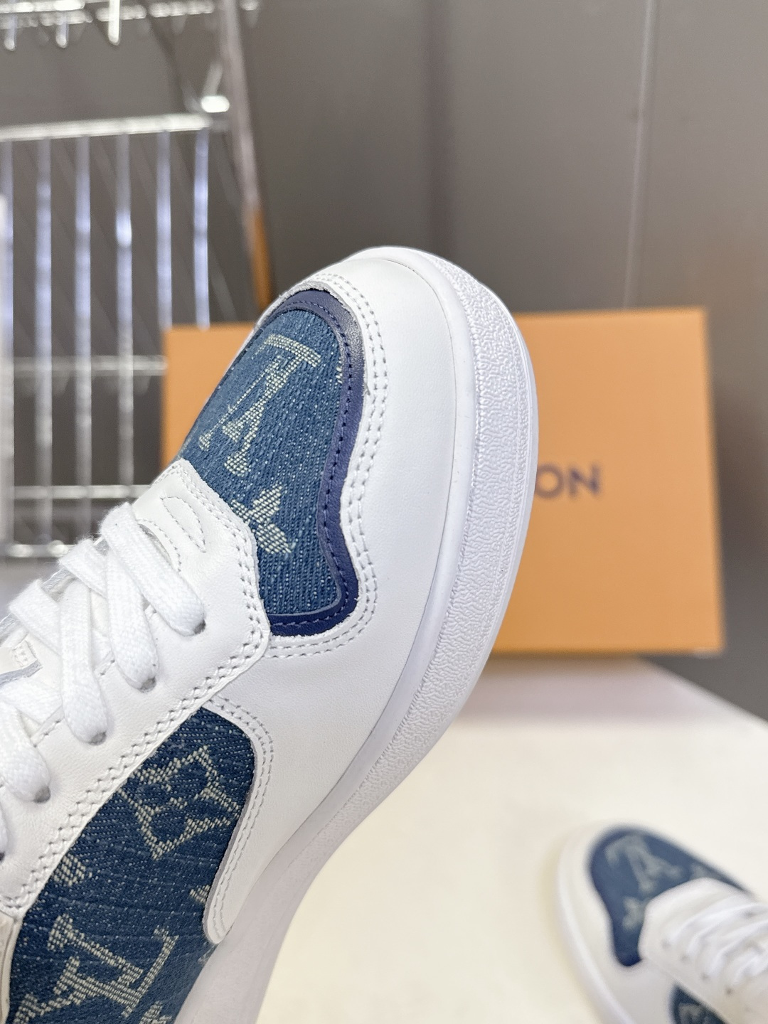 路易威登LV秋冬最新款运动毛里德训鞋 专柜一鞋难求 每个店铺配额有限 超多网红时装博主种草 原版购入开发