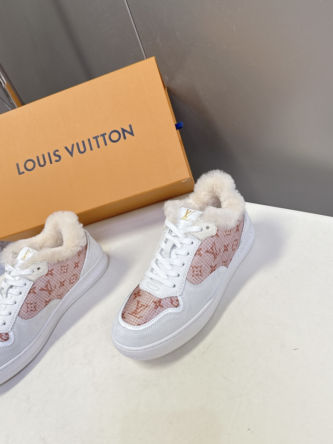 路易威登LV秋冬最新款运动毛里德训鞋 专柜一鞋难求 每个店铺配额有限 超多网红时装博主种草 原版购入开发